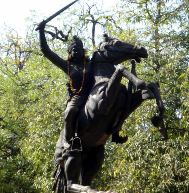 jhalkaribai_statue_at_gwalior